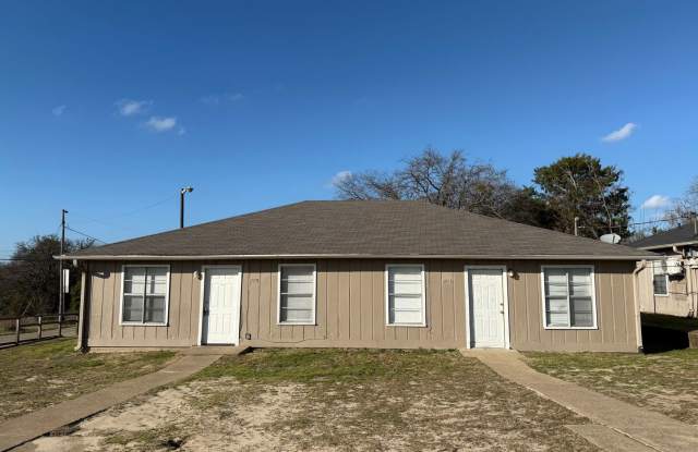 2813 W. Shaw St. Tyler, TX 75701