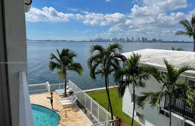 Photo of 1790 South Treasure Drive