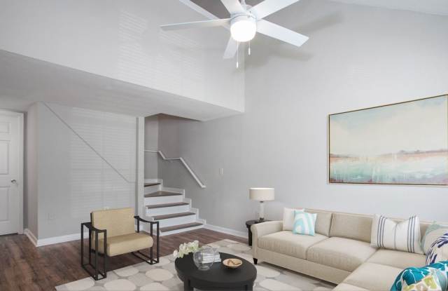 Beautifully Renovated 3-Bedroom Townhome at The Lofts at Crown Point Place