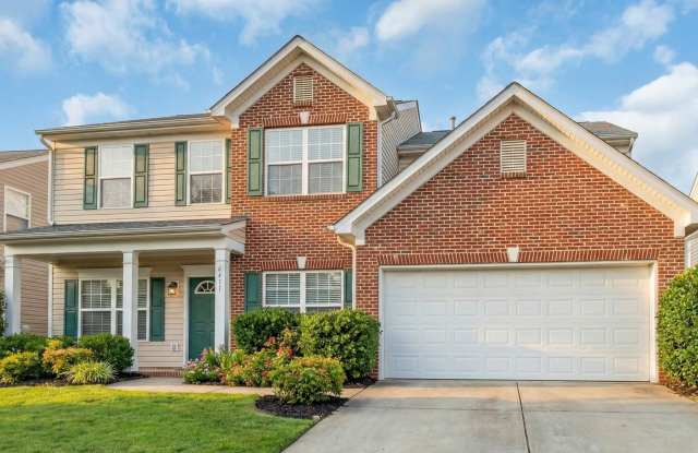 Stunning 5-bedroom, 2.5-bathroom home | Located in the vibrant city of Charlotte, NC