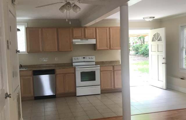 1529  Thomas ave - C