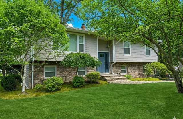 11 N Middletown Road