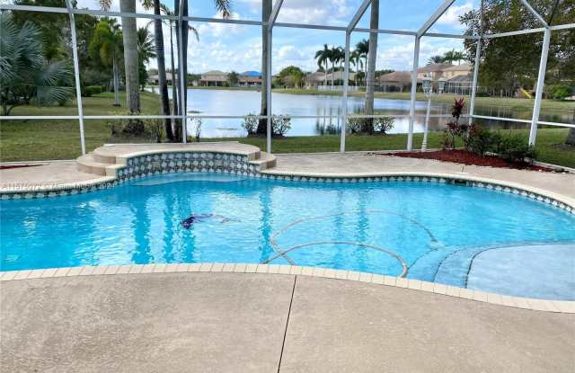 4451 E Seneca Ave - 4451 Seneca Avenue, Weston, FL 33332