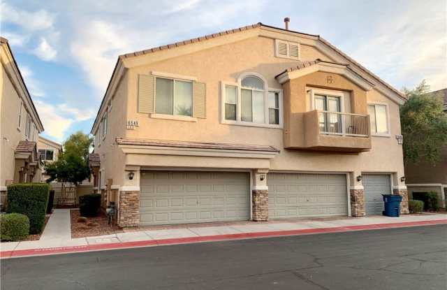 6549 Horseshoe Bar Lane