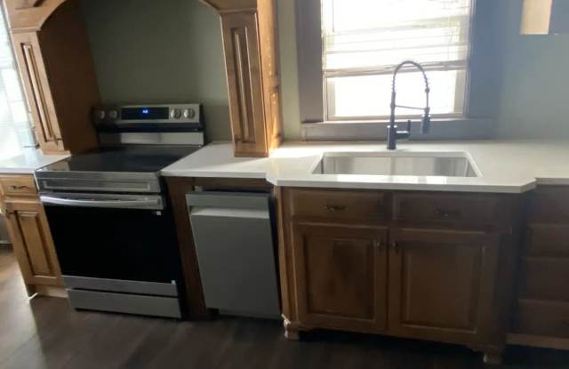 2 Bed, 1 Bath House