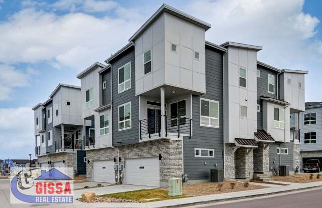 1.5 year old townhome with 3 bedrooms, 2 1/2 bathrooms, 2-car garage at Victory Ridge available NOW!