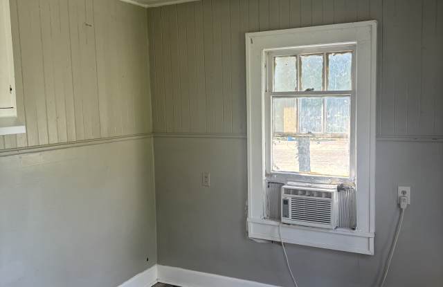 213 West Bertheaud AvenueUnit B