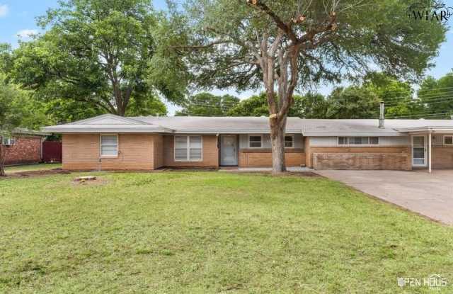 4202 MEADOWBROOK DRIVE