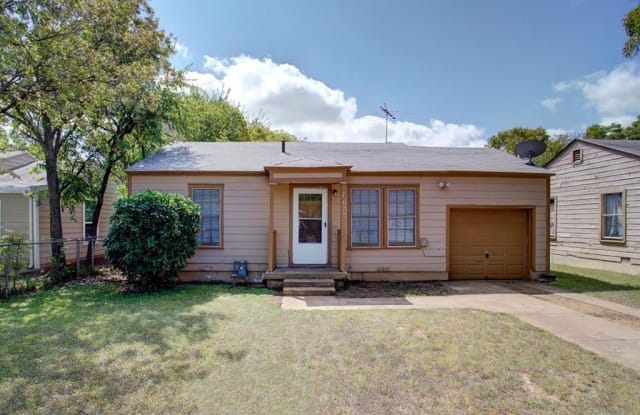 427 Marengo Street - 427 Marengo Street, Cleburne, TX 76033