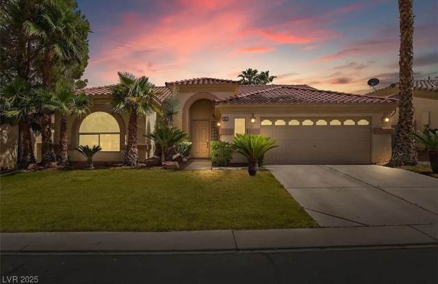 Photo of 351 ARBOUR GARDEN Avenue