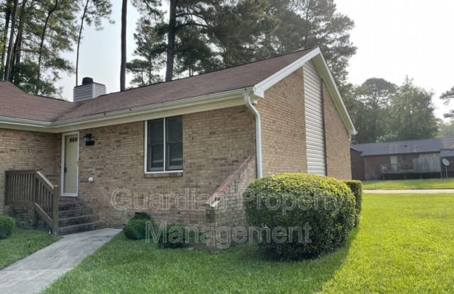 499 Coronation Drive - 499 Coronation Drive, Fayetteville, NC 28311