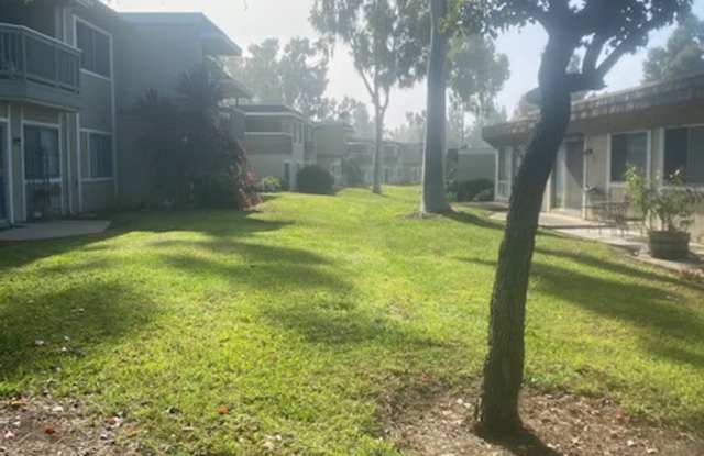 Beautiful fully remodeled 2 bedroom 1.5 bath in Laguna Hills