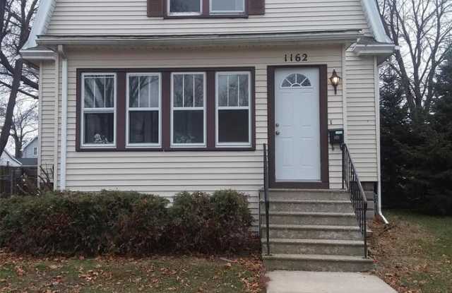 1162 Smith Street - 1162 Smith Street, Green Bay, WI 54302