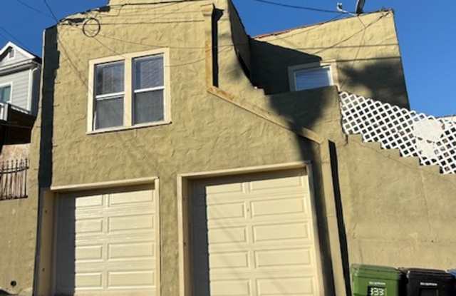 Photo of 2+1 w/all appliances + garage in central LA location!