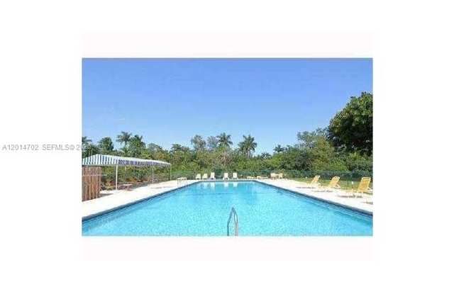 115 Royal Park Dr