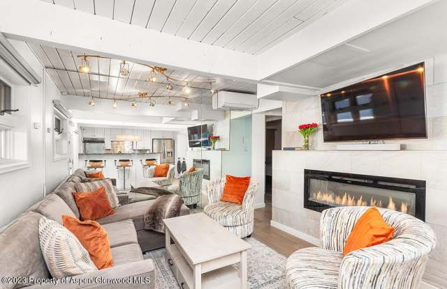 630 E Cooper Avenue unit: 4