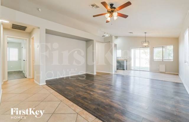 3538 South Moccasin Trail