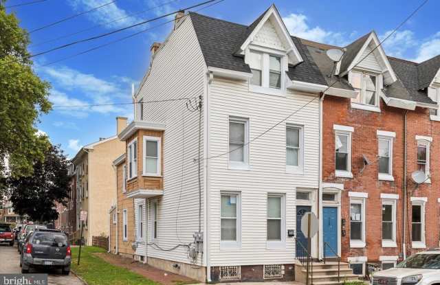 731 W LAFAYETTE Street unit: 2