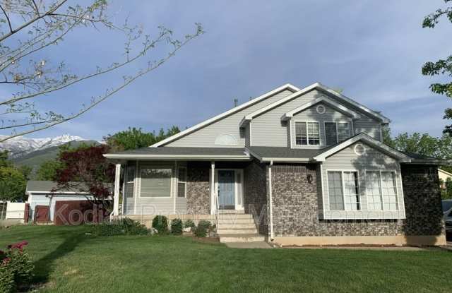 284 E 475 S - 284 East 475 South, Kaysville, UT 84037