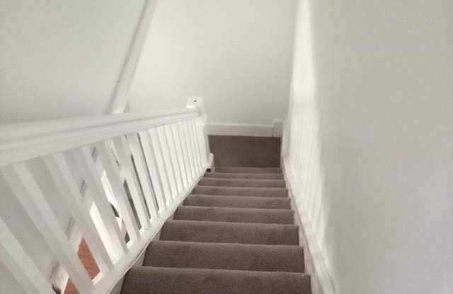 Large lovely 3BR, 1.5 bathroom home