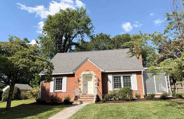 3 Bedroom, 2 Bath House