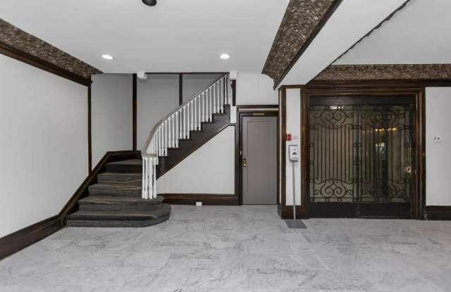 701 Taylor