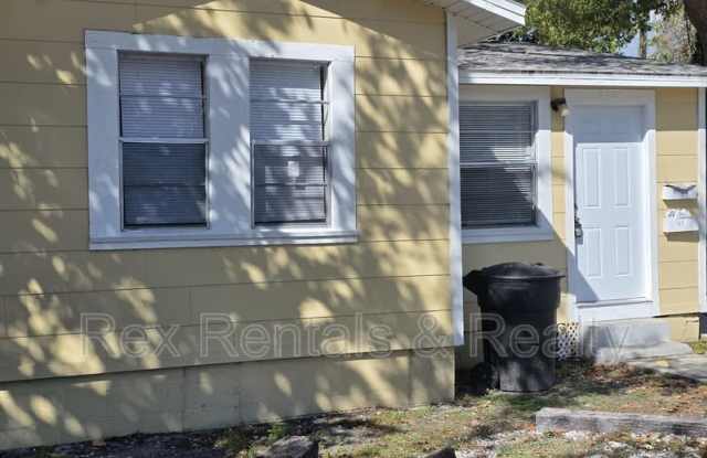 2337 15th Avenue South