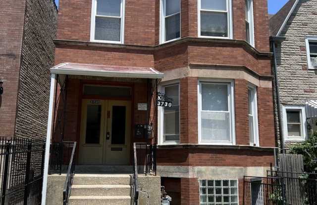 Photo of 3730 W DICKENS Avenue