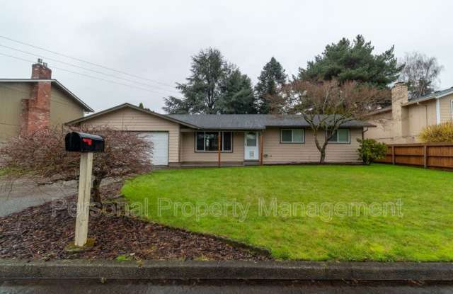 800 NW 82nd Street - 800 Northwest 82nd Street, Hazel Dell, WA 98665