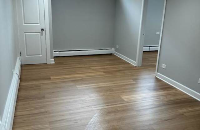 2550 West Catalpa Ave.