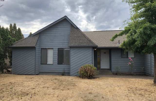 Photo of Beautiful 3 Bedroom, 2 bathroom House in Great Quiet Neighborhood.