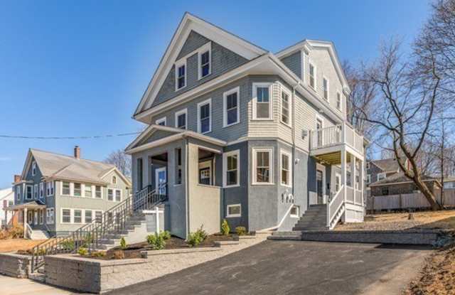 Photo of 107 Warren St unit: 107