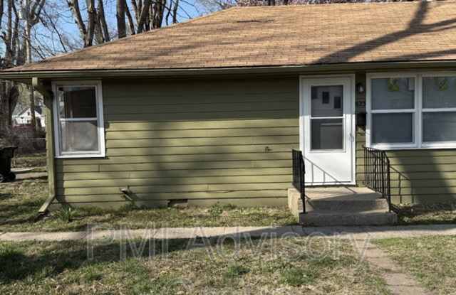 823 NE Chester Ave