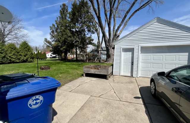826 Cedar Street