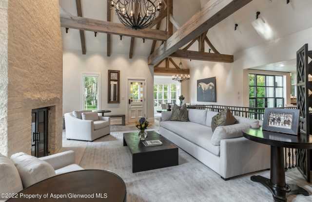 Photo of 135 W Hopkins Avenue