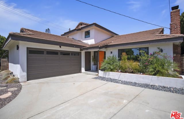 4765 Round Top Dr - 4765 Round Top Drive, Los Angeles, CA 90041