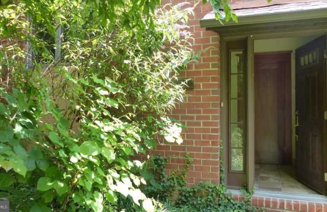 8209 RUXTON CROSSING Court