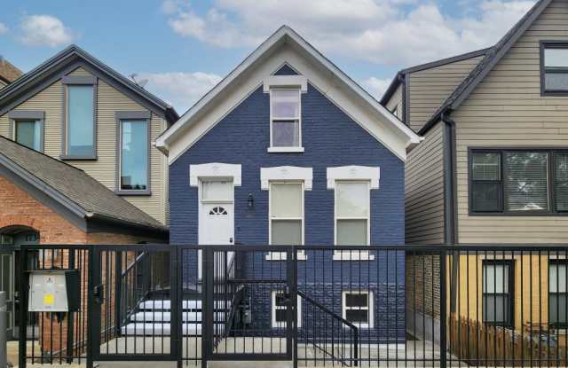 Photo of 1732 W Beach