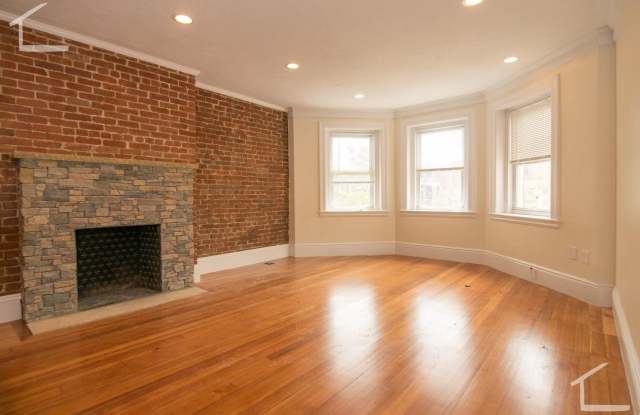 AWESOME 4 bed 3 bath in Brookline....