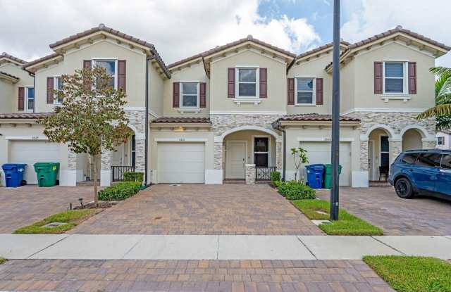 5515 NW 27TH ST LAUDERHILL, FL 33313