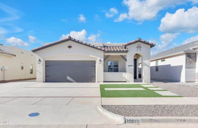 Photo of 10613 HIDDEN PALM Place