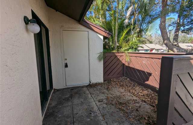 4021 BLUFF OAK COURT