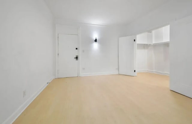 Photo of 5033-5041 North Sheridan Rd.