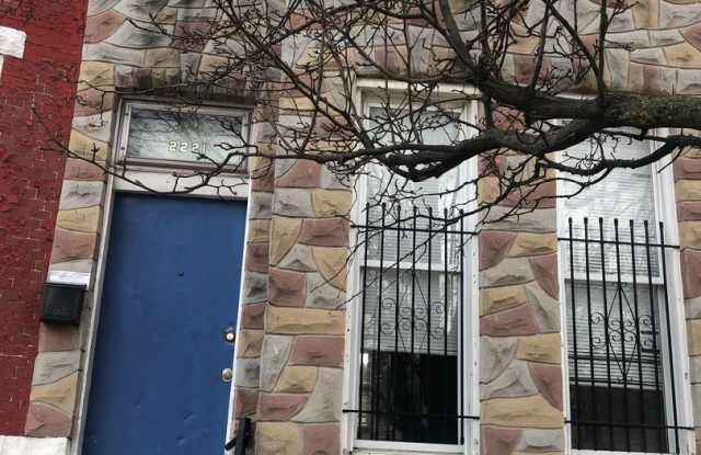 Photo of 2 Bedroom 1 Bath with Den Townhouse in Baltimore City