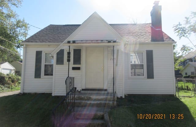 225 W Darrow Ave - 225 West Darrow Avenue, Fort Wayne, IN 46807