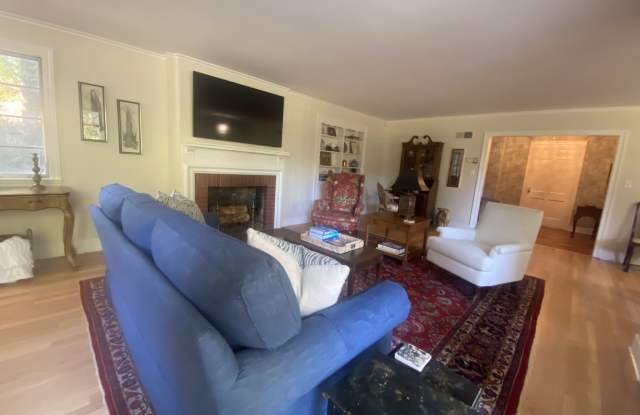 40 North Acres Drive