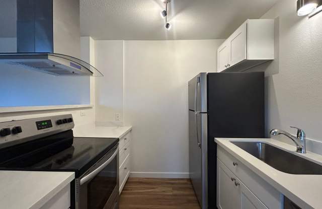 Updated 2bed/1bath Apartment in Prime Redmond Location!