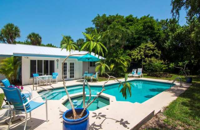 1545 Pelican Lane