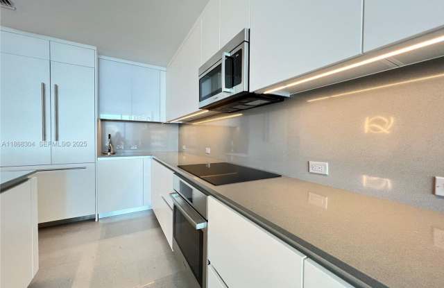68 SE 6th Street 1003, Miami, FL 33131