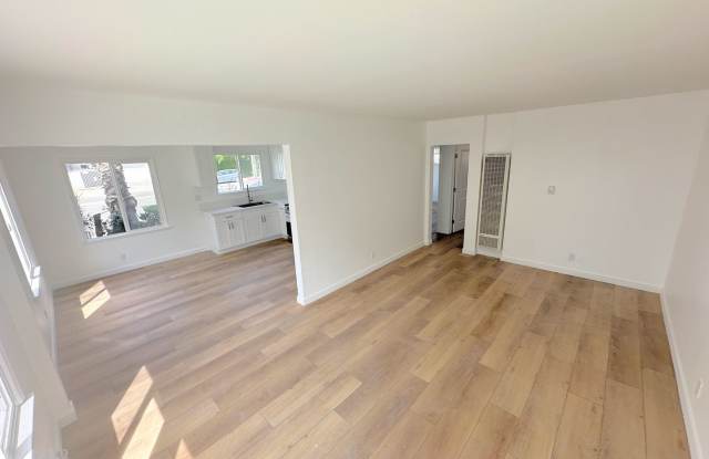 2bd/1ba in Sherman Oaks w/ parking, washer/dryer in unit!